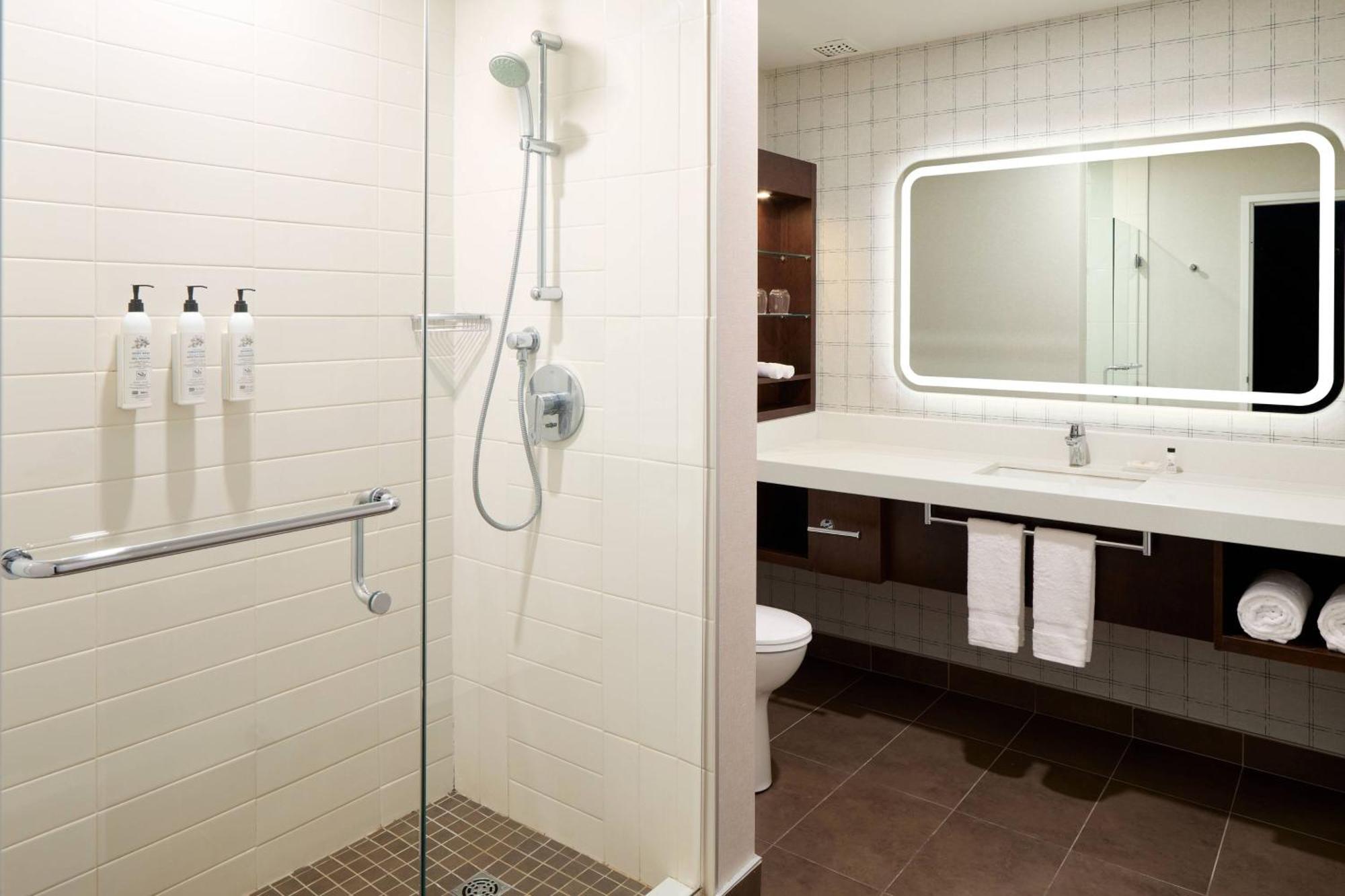 Delta Hotels By Marriott Fredericton Eksteriør bilde