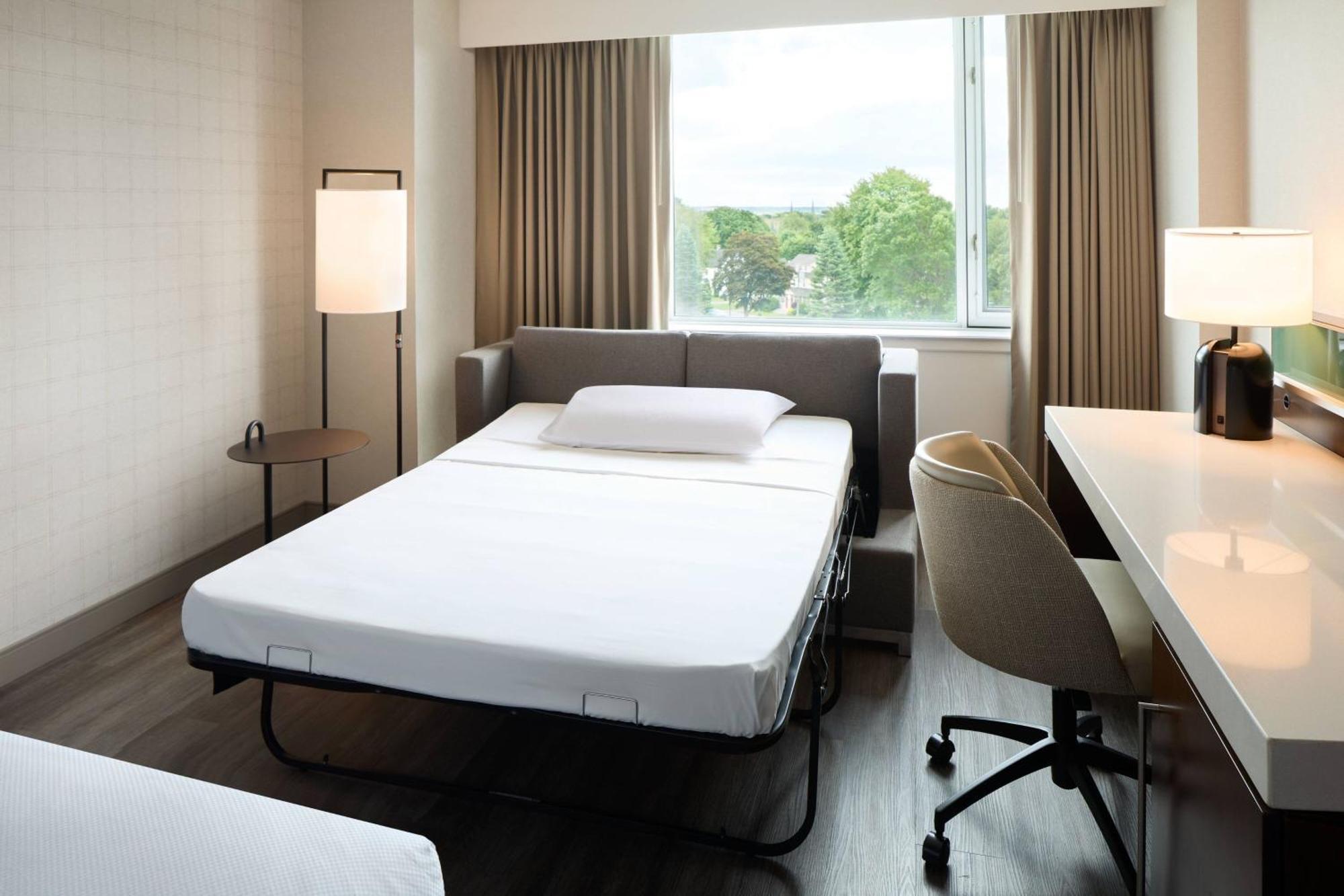 Delta Hotels By Marriott Fredericton Eksteriør bilde