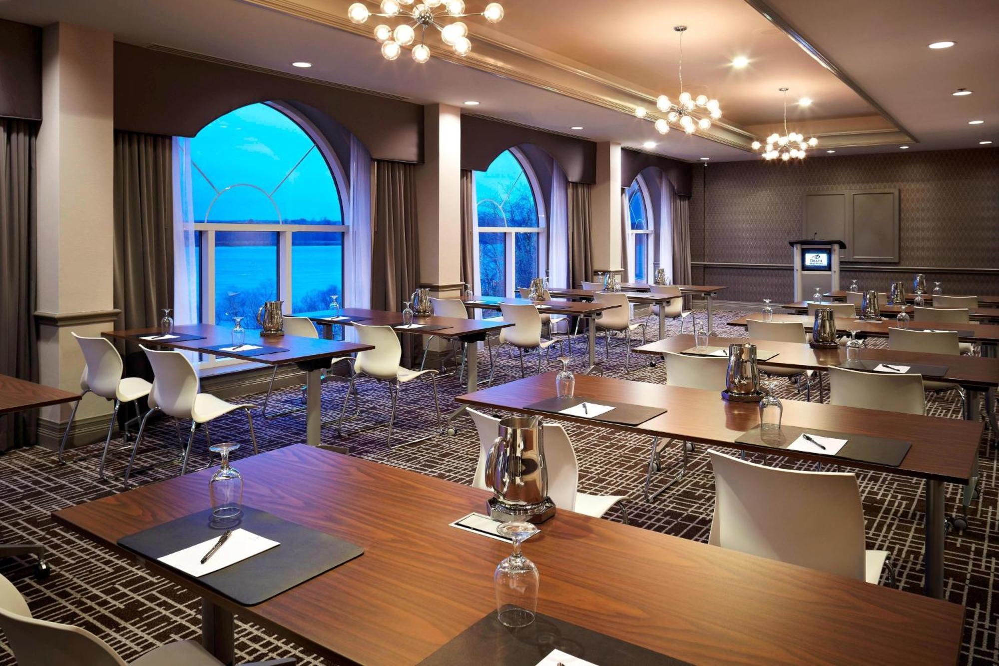 Delta Hotels By Marriott Fredericton Eksteriør bilde